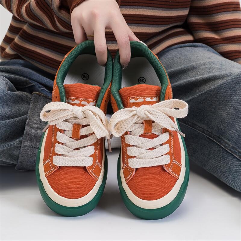 SNK Smile Classic Sneaker