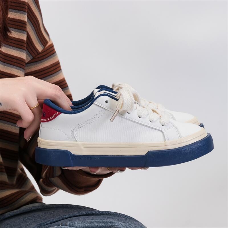 SNK Smile Classic Sneaker